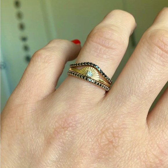 Marrow Fine 14k Gold and black diamond simple wave band - Picture 14 of 15